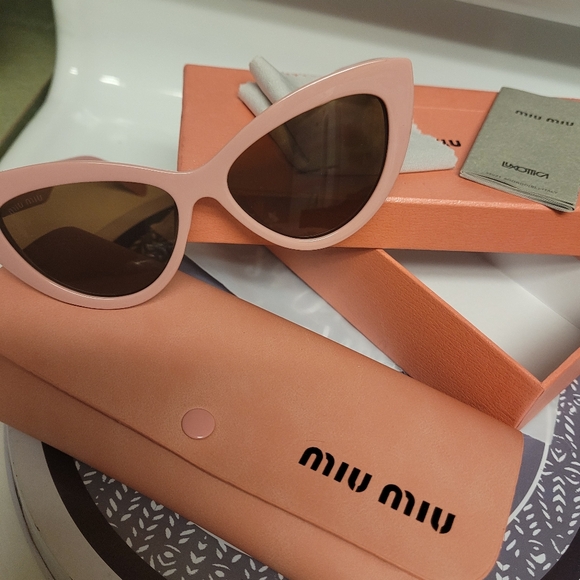 Miu Miu Accessories - ✅WILL BE $145, LAST DAY SALE PRICE FOR THE YEAR!!AFTER,WILL BE STORED 1/1/2025